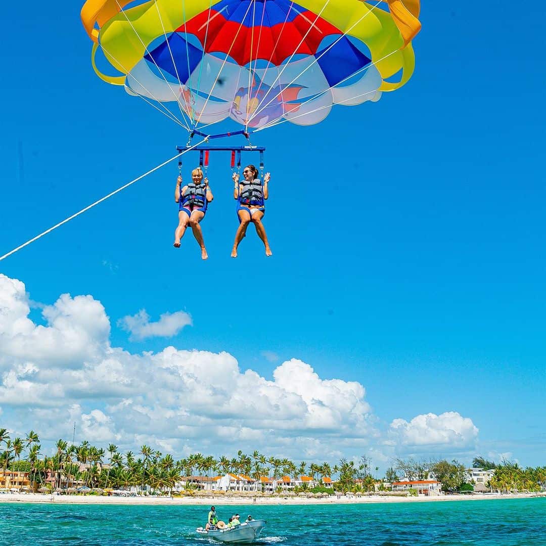 Parasailing-in-Punta-Cana-1