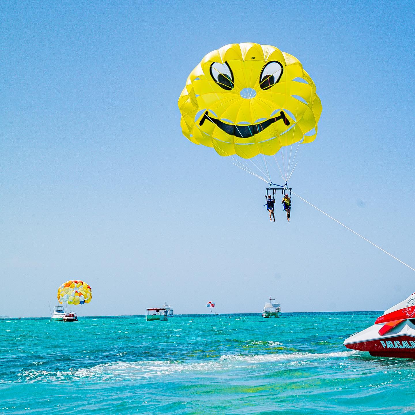 Parasailing-in-Punta-Cana-2