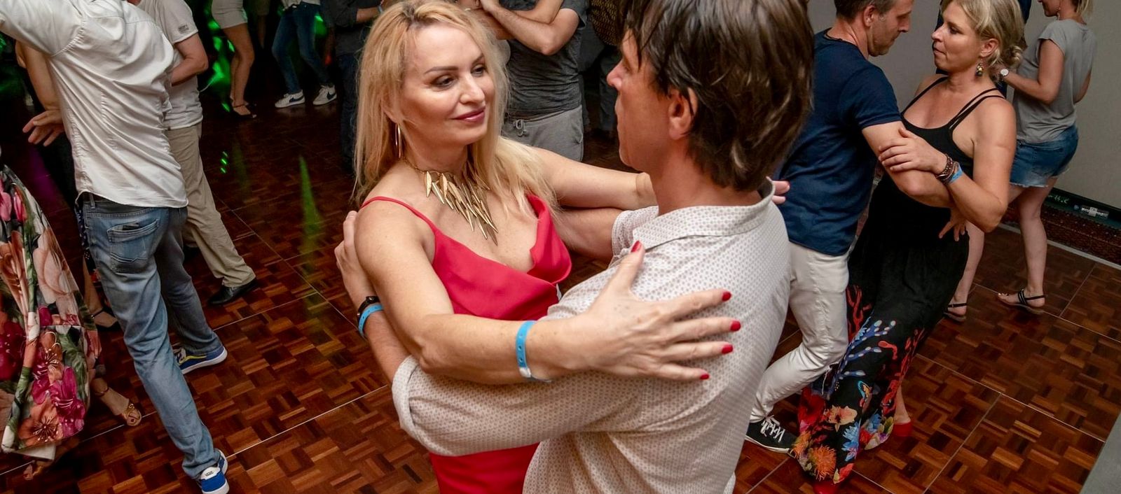 Salsa and bachata (3)